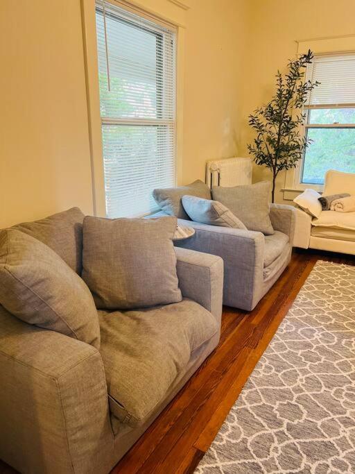 4 Bedroom Dc'S Best Location With Parking, Walk To Clarendon Metro, Shopping And Nightlife! Arlington Luaran gambar