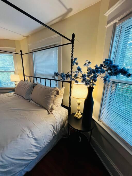4 Bedroom Dc'S Best Location With Parking, Walk To Clarendon Metro, Shopping And Nightlife! Arlington Luaran gambar