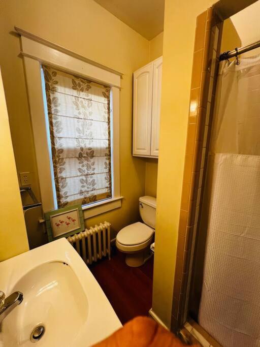 4 Bedroom Dc'S Best Location With Parking, Walk To Clarendon Metro, Shopping And Nightlife! Arlington Luaran gambar